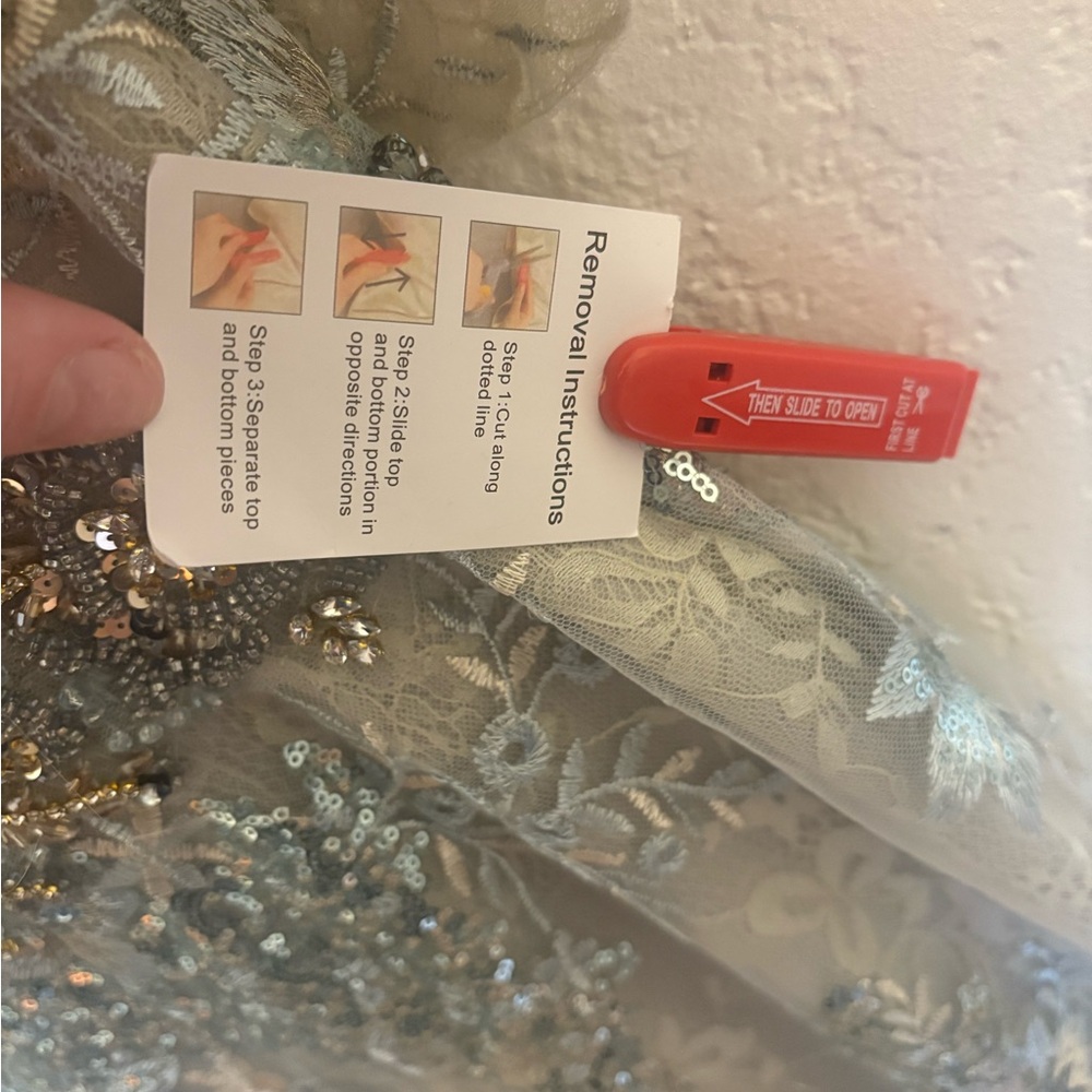 Mac Duggal Bell Sleeve Floral Embellished Gown – Seafoam – Size 12 – NWT - Picture 12 of 16